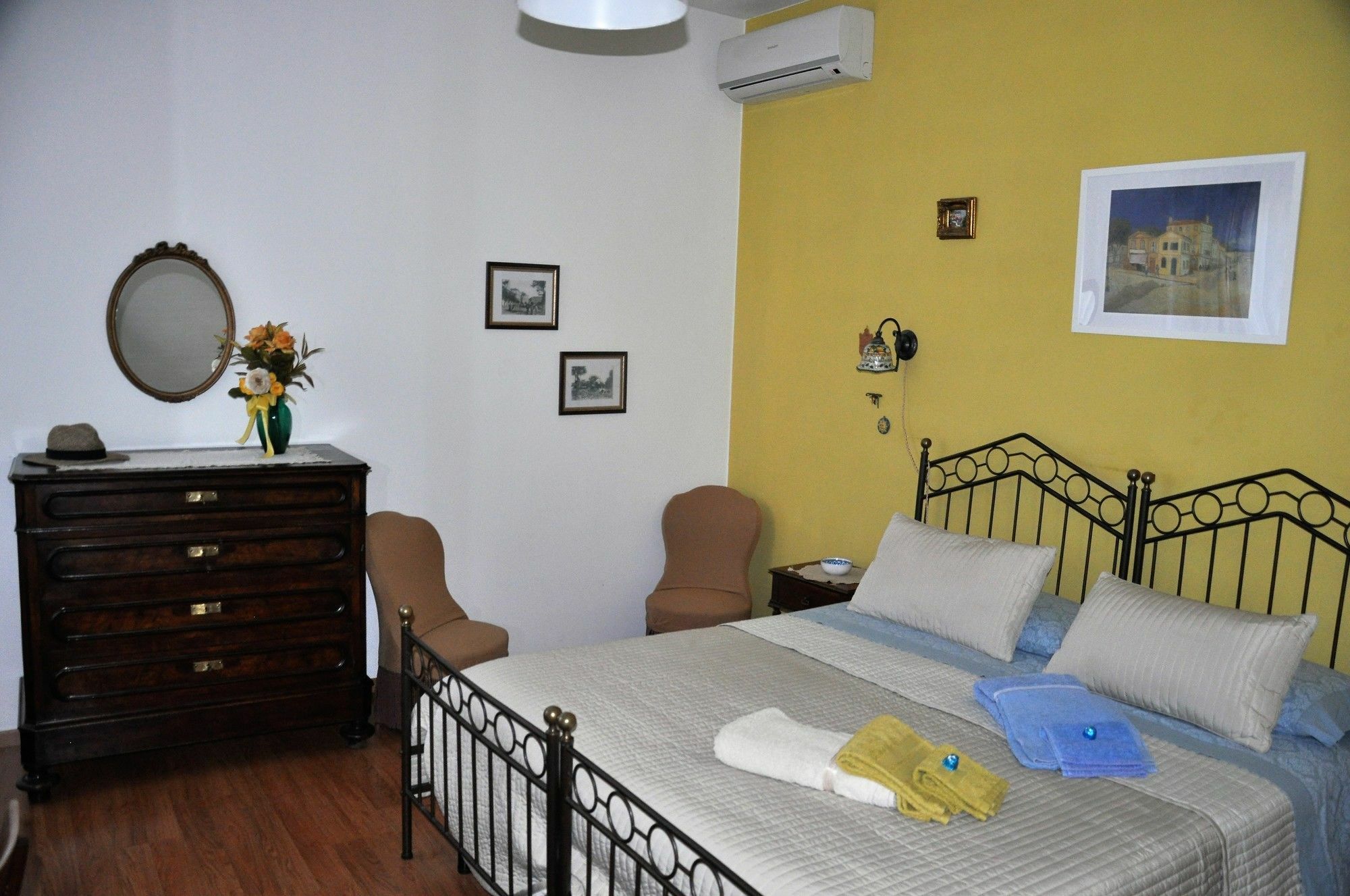 A Casa Di Franci Appartement Parma Buitenkant foto